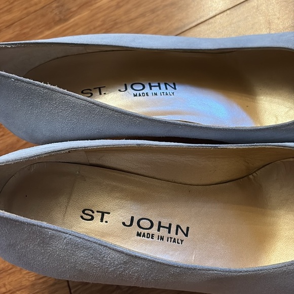 St. John Light blue suede Heels - kitten heel - women’s size 8.5 - Picture 2 of 9